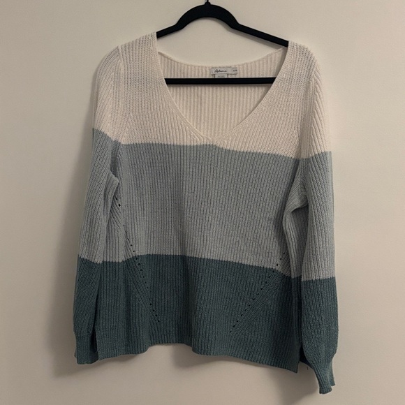 Reitmans Colorblock V-Neck Sweater size XL - Picture 2 of 6